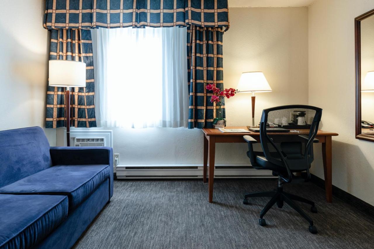 Travelodge By Wyndham Ottawa East Zewnętrze zdjęcie