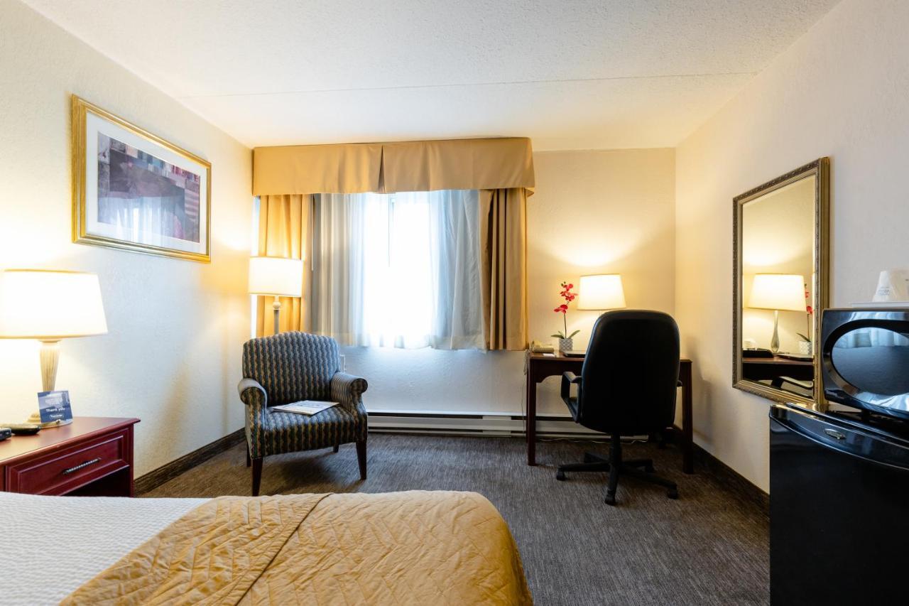 Travelodge By Wyndham Ottawa East Zewnętrze zdjęcie